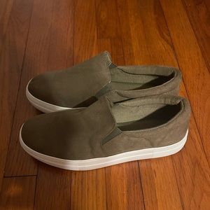 Slip on green shoes
